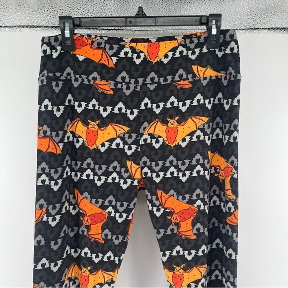 LuLaRoe Women’s Black Soft Stretchy Orange Bat Halloween Leggings Tall Curvy XL - Picture 3 of 12